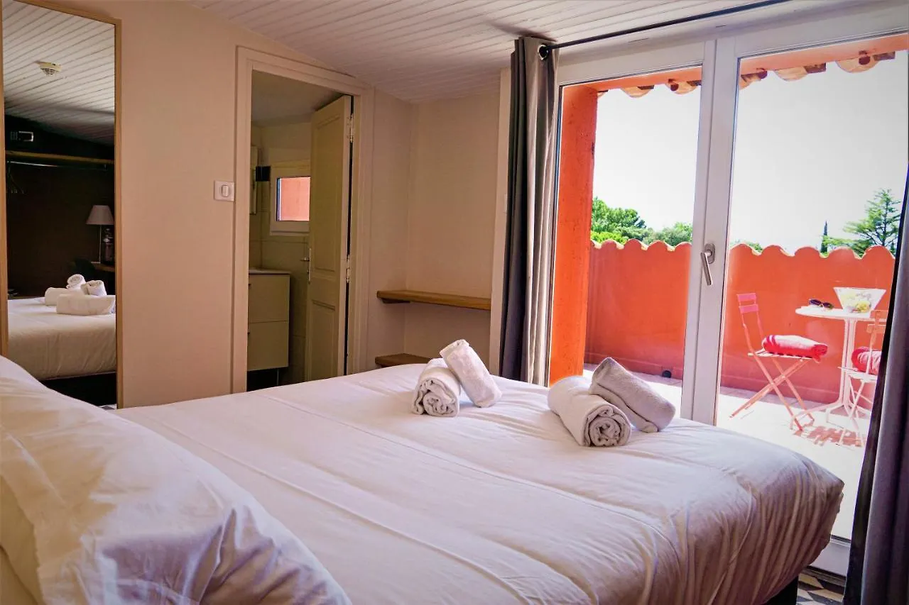 ***  La Maison Des Ocres Hotel Roussillon France