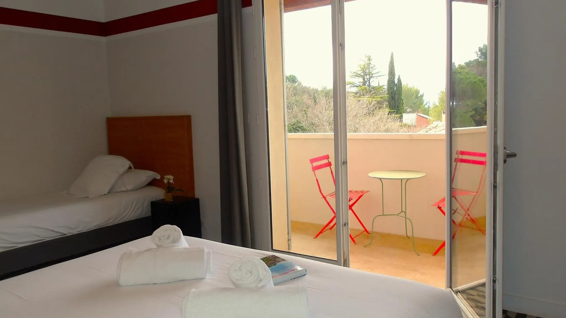 La Maison Des Ocres Hotel Roussillon 3*, Roussillon (Vaucluse)